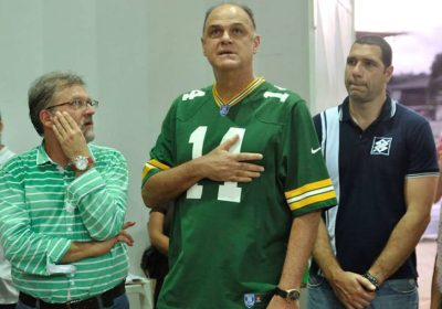 Oscar Schmidt batiza ginásio em Ilhabela