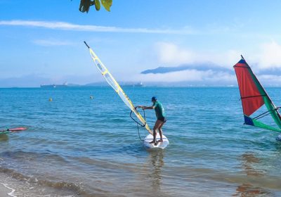 Ilhabela recebe aulas gratuitas de Windsurf