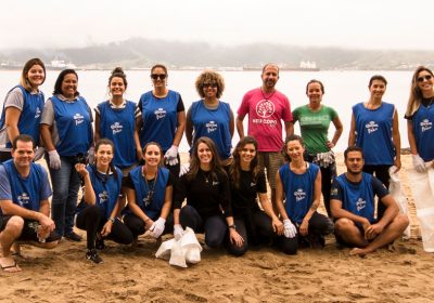 Ações voluntárias promovem limpeza de praias em Ilhabela