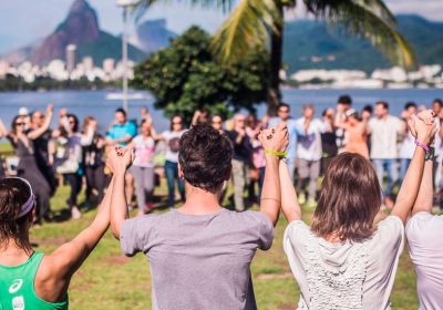 Ilhabela recebe festa matinal WAKE durante Festival Sustenta