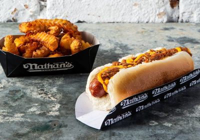 Nathan’s Famous: o autêntico Hot Dog de Nova York chegou em Ilhabela