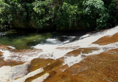 Cachoeiras de Ilhabela: 5 Lugares para Refrescar o Calor do Verão