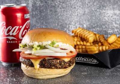 Novidade quentinha: Nathan’s Famous agora tem Hambúrguer em Ilhabela