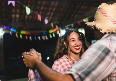 Ilhabela terá Grande Festa Junina do projeto “1 Pé na Areia, 2 no Forró” na Vila