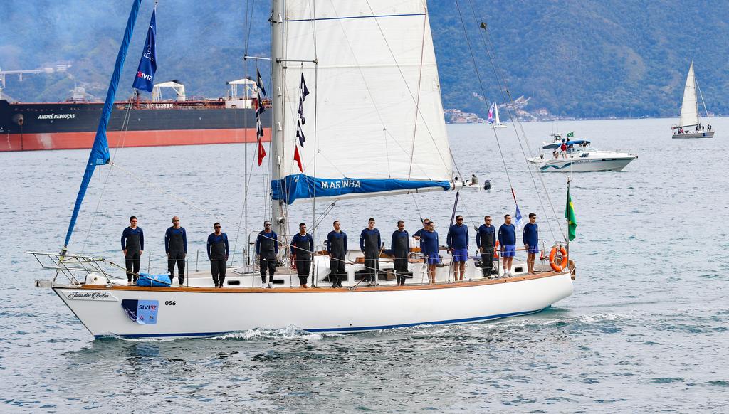 Tripulações da Semana Internacional de Vela de Ilhabela apresentam seus barcos para o público na Vila no domingo, dia 20 de julho de 2025